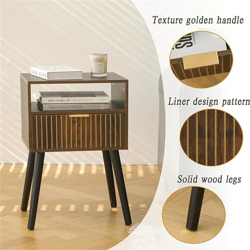 Petite table de chevet en bois